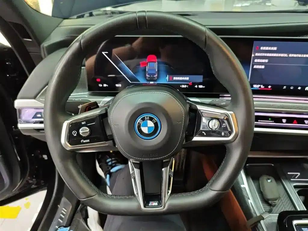 BMW i7 2023 eDrive50L M Sport Package — миниатюра 11