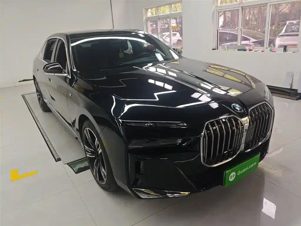 BMW i7 2023 eDrive50L M Sport Package — миниатюра 4