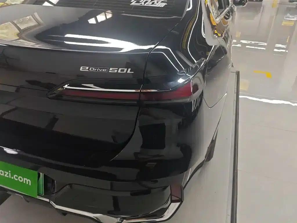 BMW i7 2023 eDrive50L M Sport Package — миниатюра 8