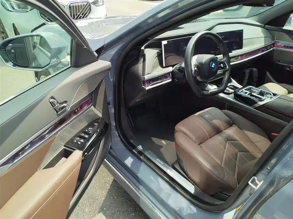 BMW i7 2023 eDrive50L M Sport Package — миниатюра 12