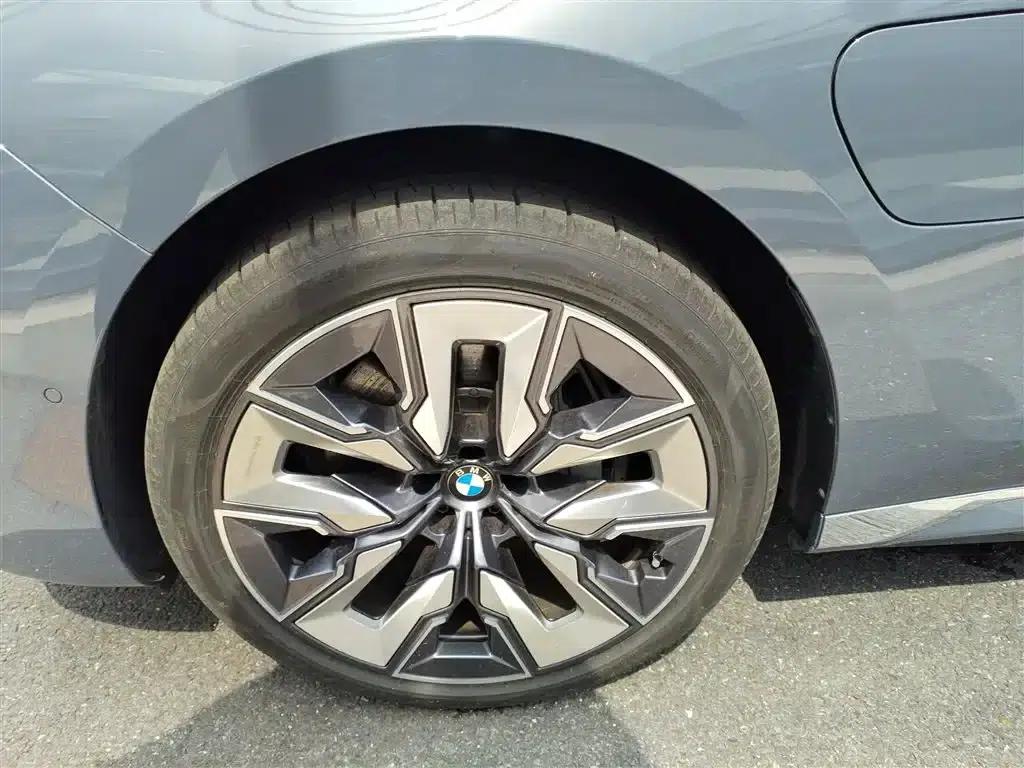 BMW i7 2023 eDrive50L M Sport Package — миниатюра 25