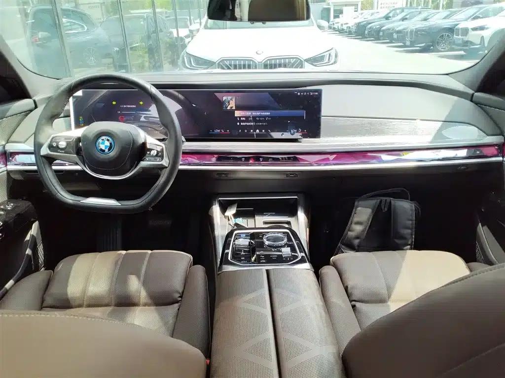 BMW i7 2023 eDrive50L M Sport Package — миниатюра 6