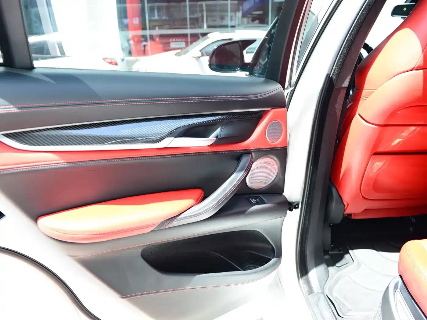 2015 BMW X6 M — миниатюра 15