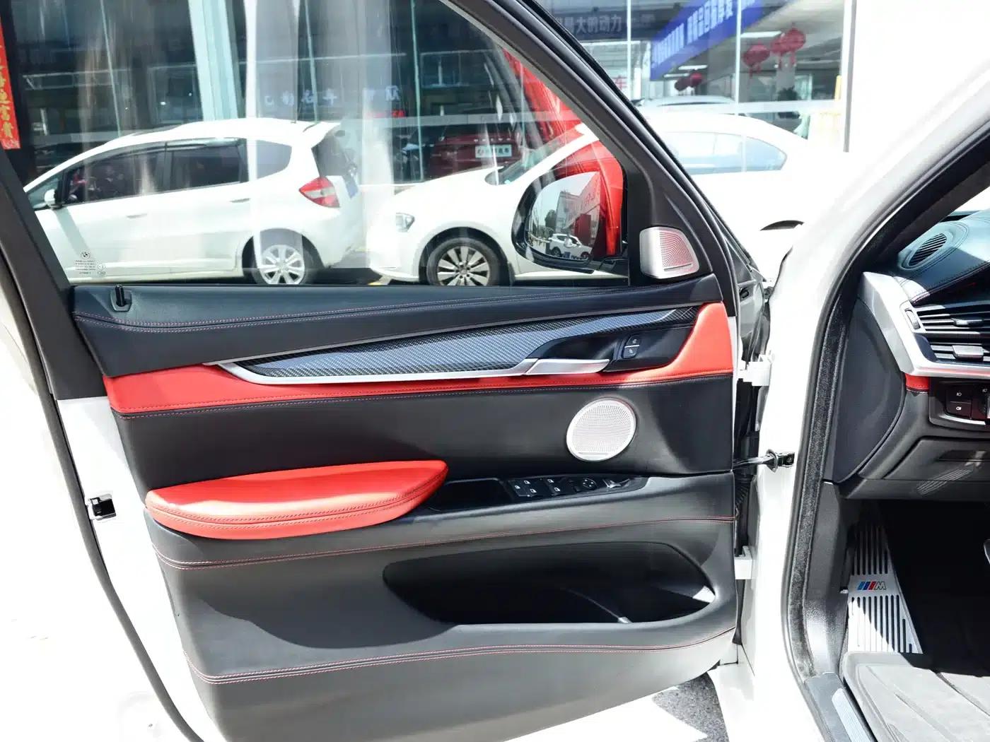 2015 BMW X6 M — миниатюра 16