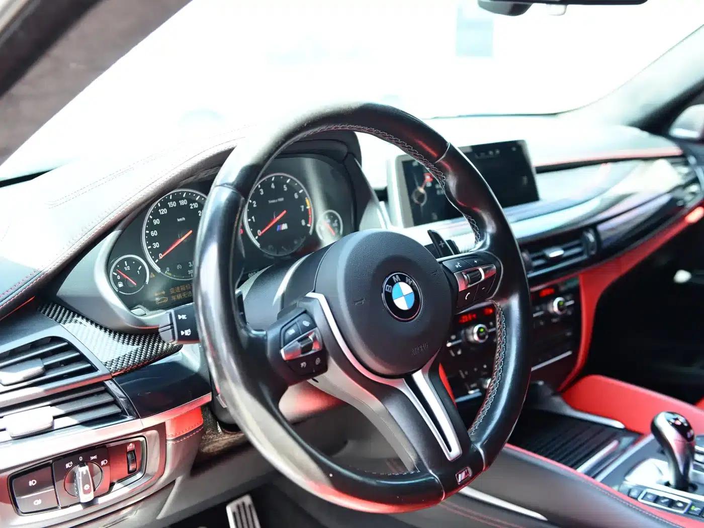 2015 BMW X6 M — миниатюра 17