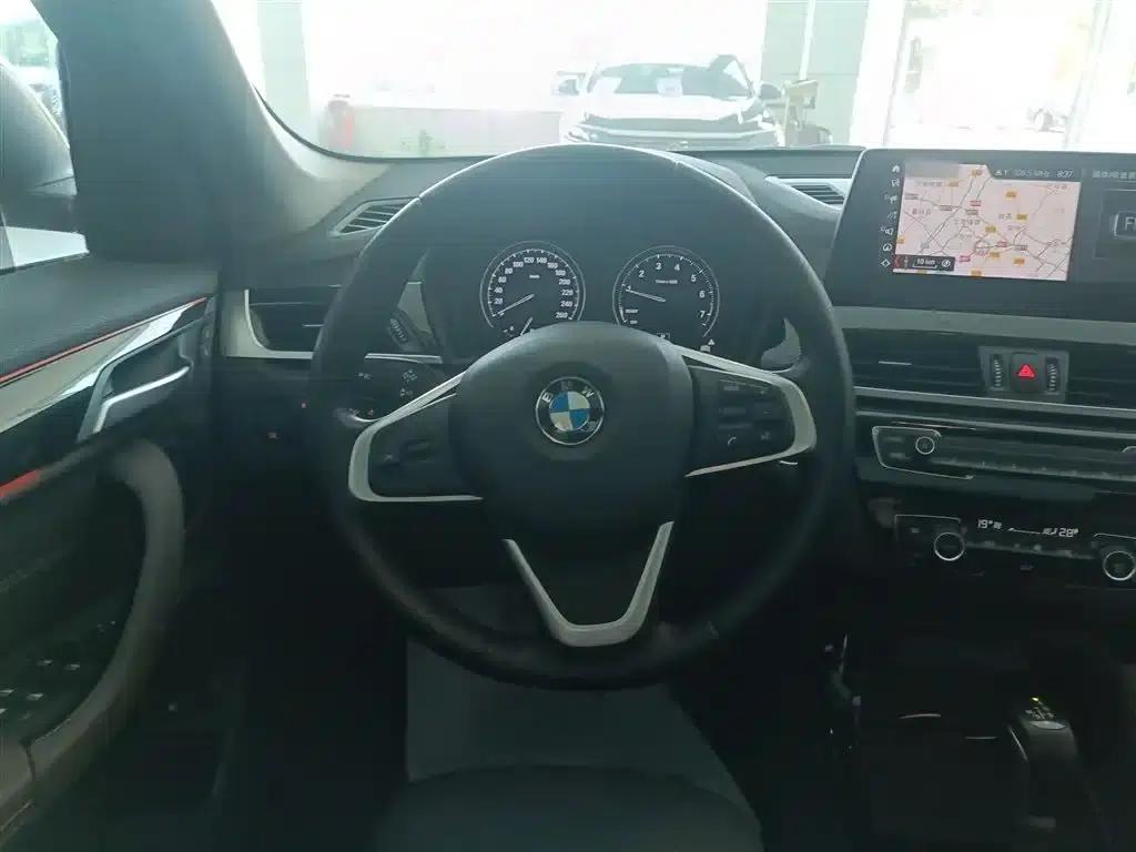 BMW X1 PHEV 2020 xDrive30Le Premium — миниатюра 11
