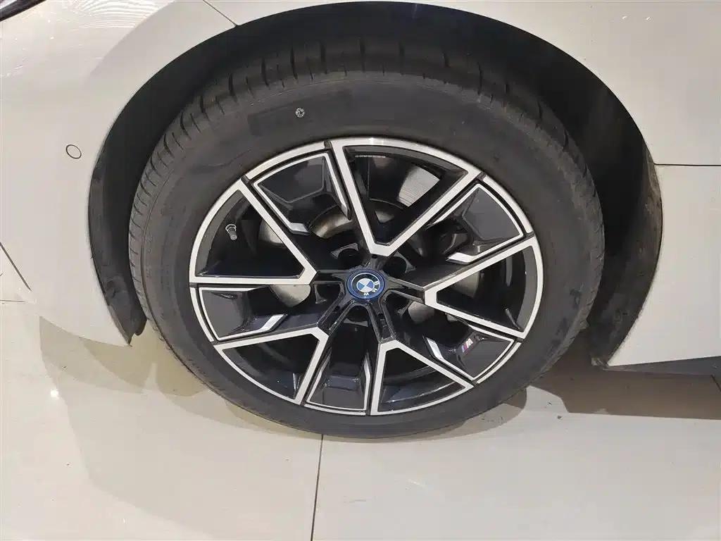 BMW i4 2022 eDrive40 — миниатюра 23