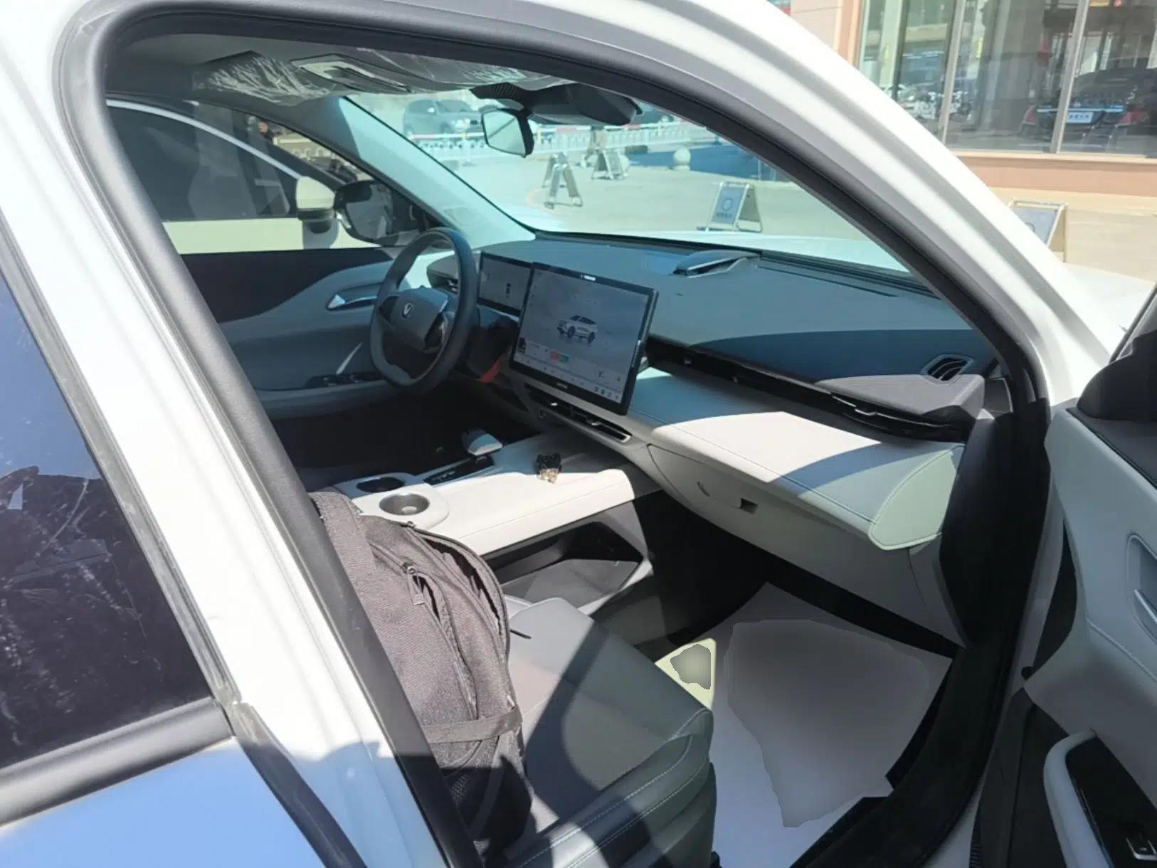 CHANGAN UNI-Z 2025 1.5T Luxury Version — миниатюра 23