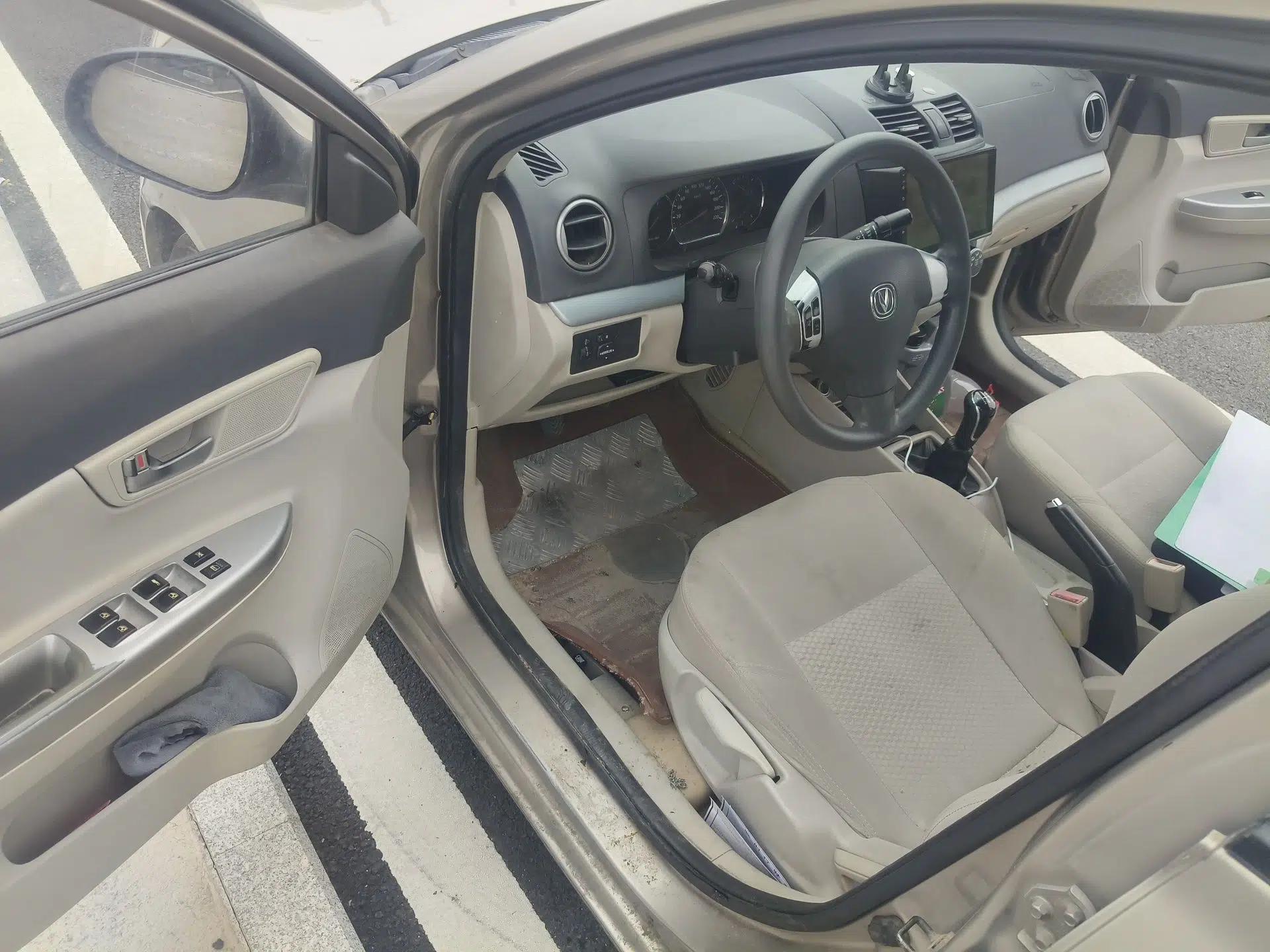 CHANGAN Alsvin V5 2012 1.5L Manual Dream Edition — миниатюра 17