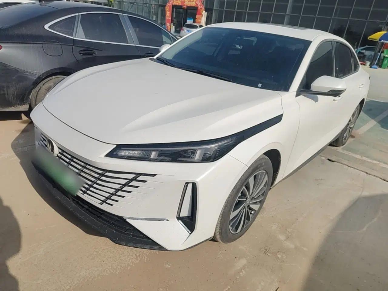 CHANGAN Eado PHEV 2025 Smart New Blue Whale 145KM Battleship Edition — миниатюра 1