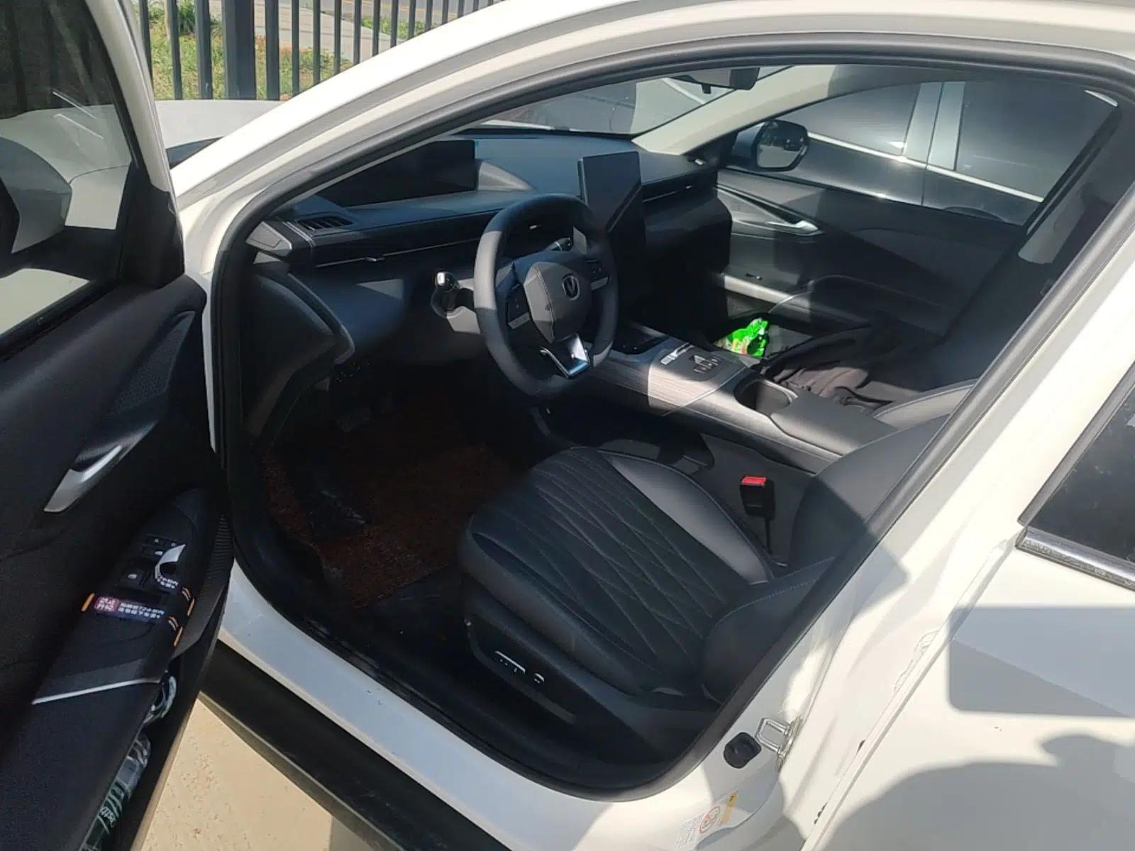 CHANGAN Eado PHEV 2025 Smart New Blue Whale 145KM Battleship Edition — миниатюра 17