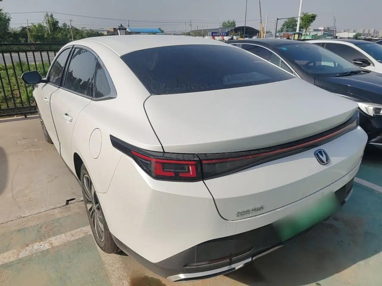 CHANGAN Eado PHEV 2025 Smart New Blue Whale 145KM Battleship Edition — миниатюра 7