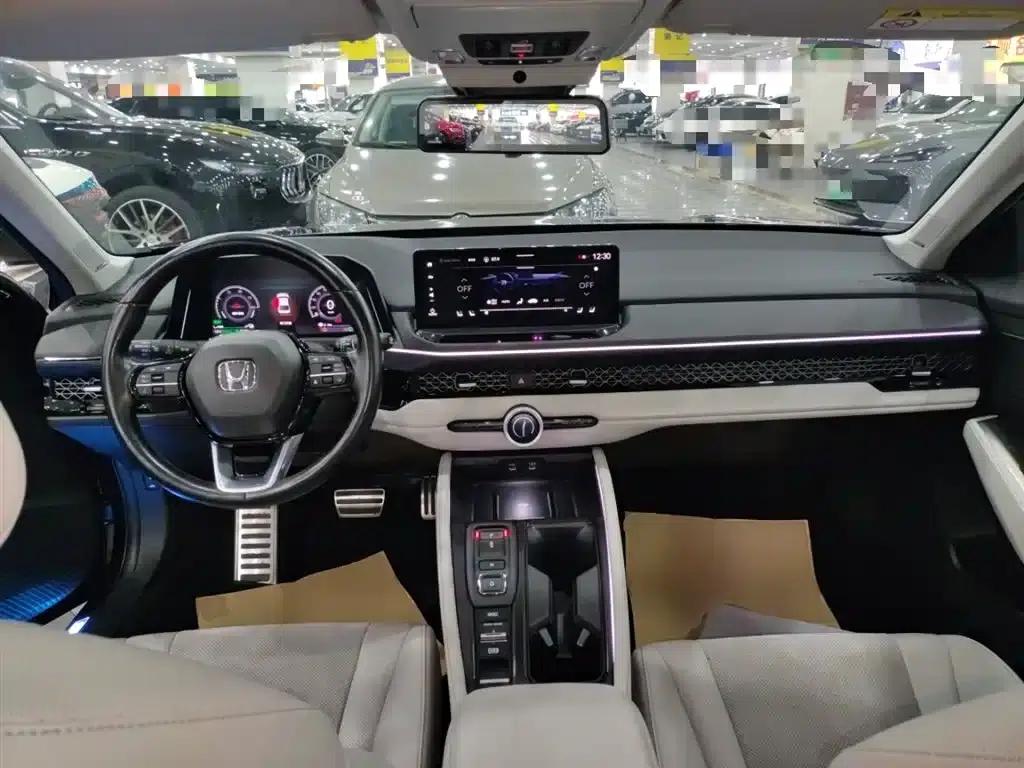 Accord PHEV 2023 2.0L e:PHEV Flagship Edition — миниатюра 3