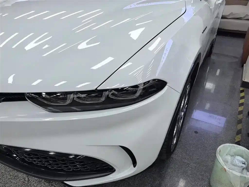 Tonale 2023 2.0T 268HP AWD Veloce Track Edition — миниатюра 18