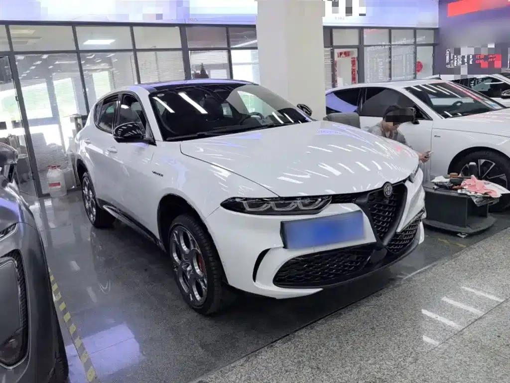 Tonale 2023 2.0T 268HP AWD Veloce Track Edition — миниатюра 22