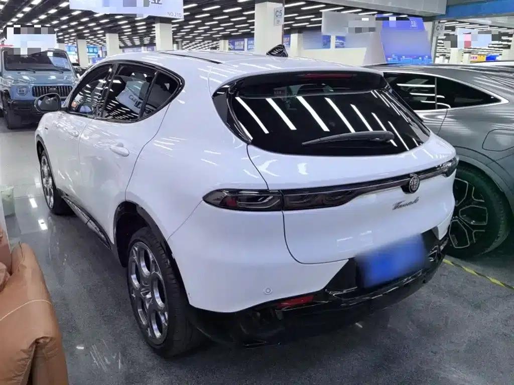 Tonale 2023 2.0T 268HP AWD Veloce Track Edition — миниатюра 23