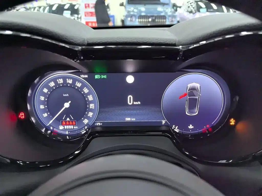 Tonale 2023 2.0T 268HP AWD Veloce Track Edition — миниатюра 8
