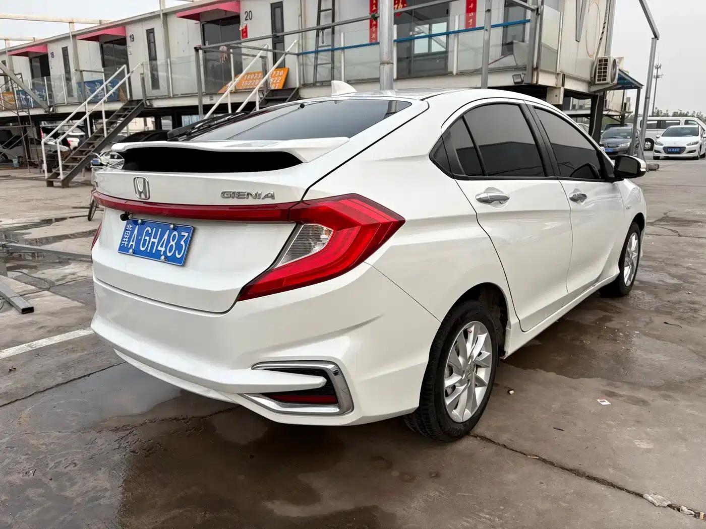 2017 Honda Crider 1.5L CVT Comfort Edition — миниатюра 3