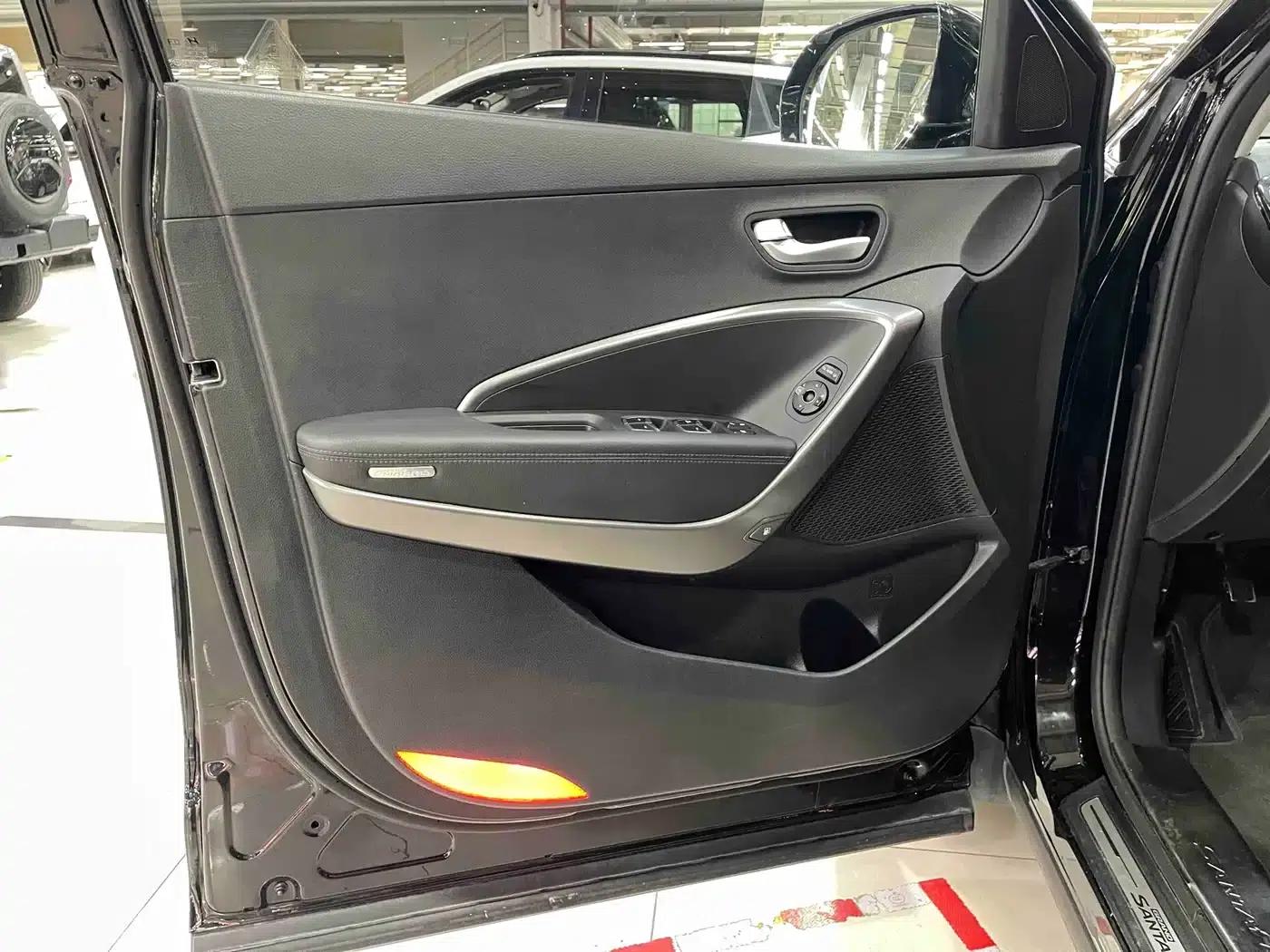 Geely Grand Hyatt 2013 3.0L 7-seater 4WD Comfort Edition — миниатюра 11