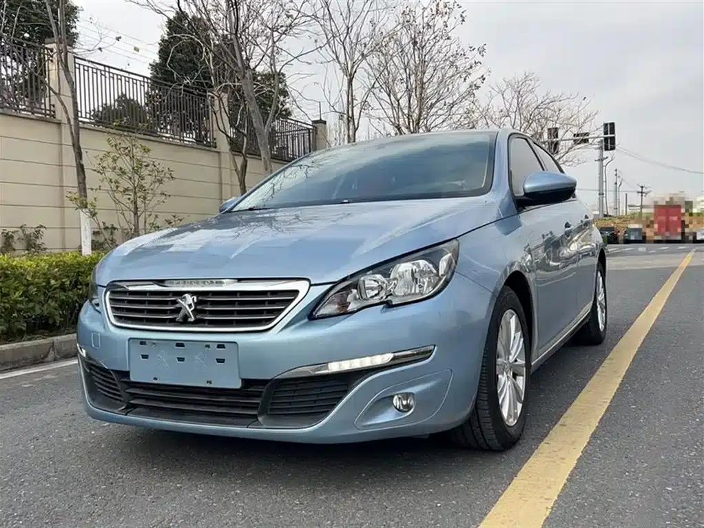 Peugeot 308S 2015 1.2T Automatic Premium Edition — миниатюра 2