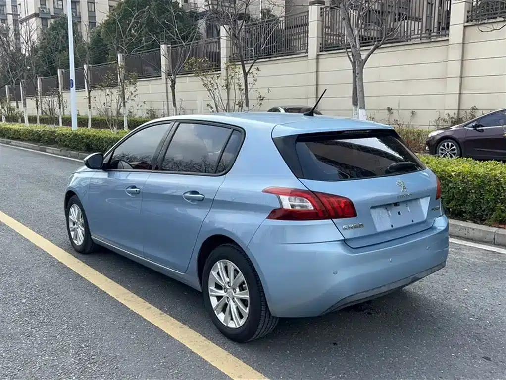 Peugeot 308S 2015 1.2T Automatic Premium Edition — миниатюра 18