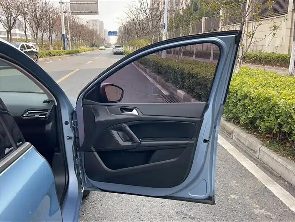 Peugeot 308S 2015 1.2T Automatic Premium Edition — миниатюра 23