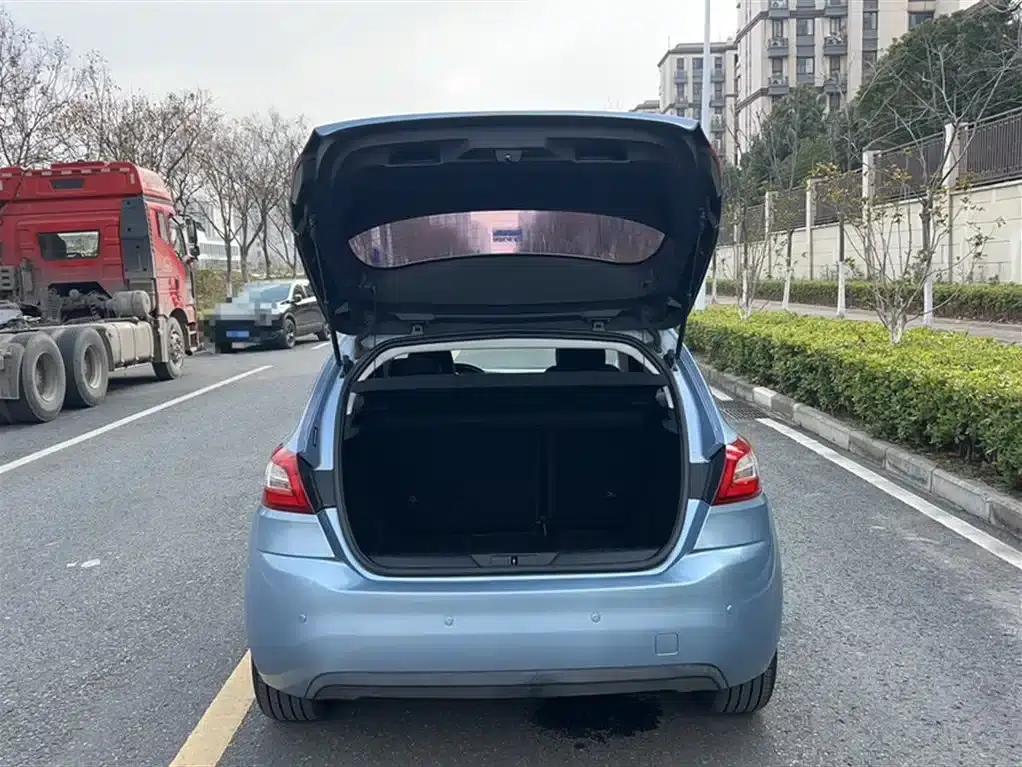 Peugeot 308S 2015 1.2T Automatic Premium Edition — миниатюра 10