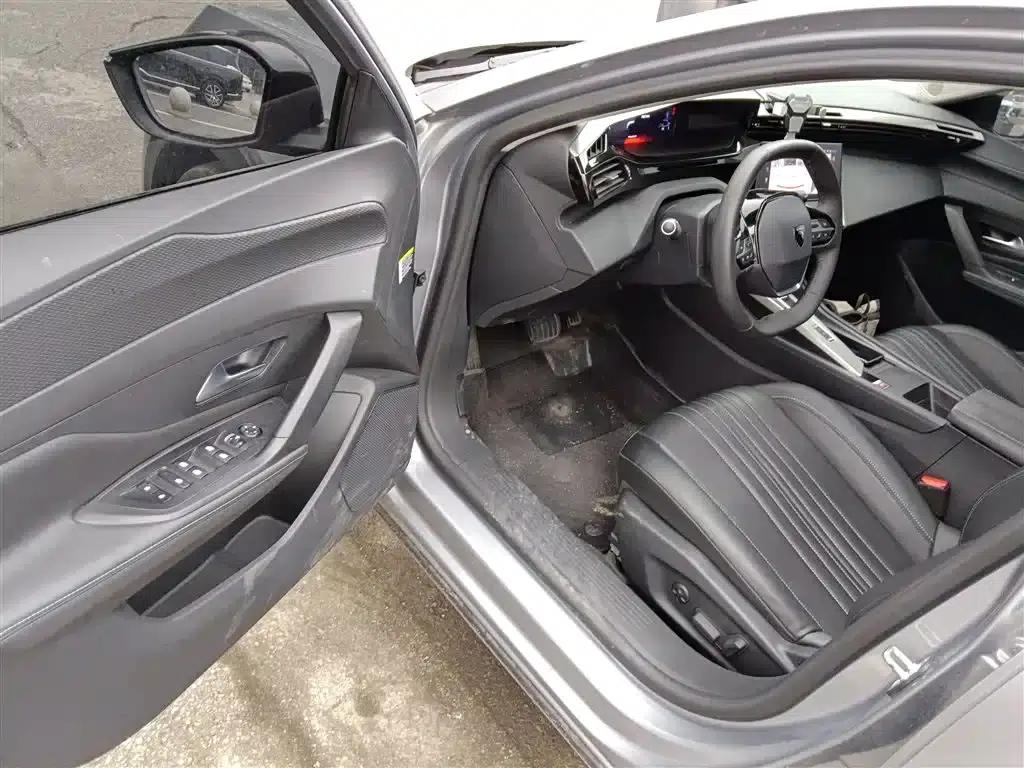 Peugeot 408X 2023 Charm Edition — миниатюра 13