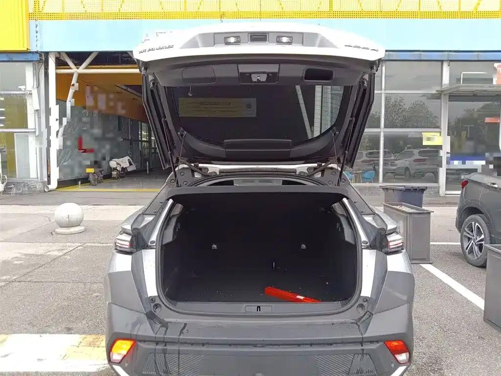 Peugeot 408X 2023 Charm Edition — миниатюра 16