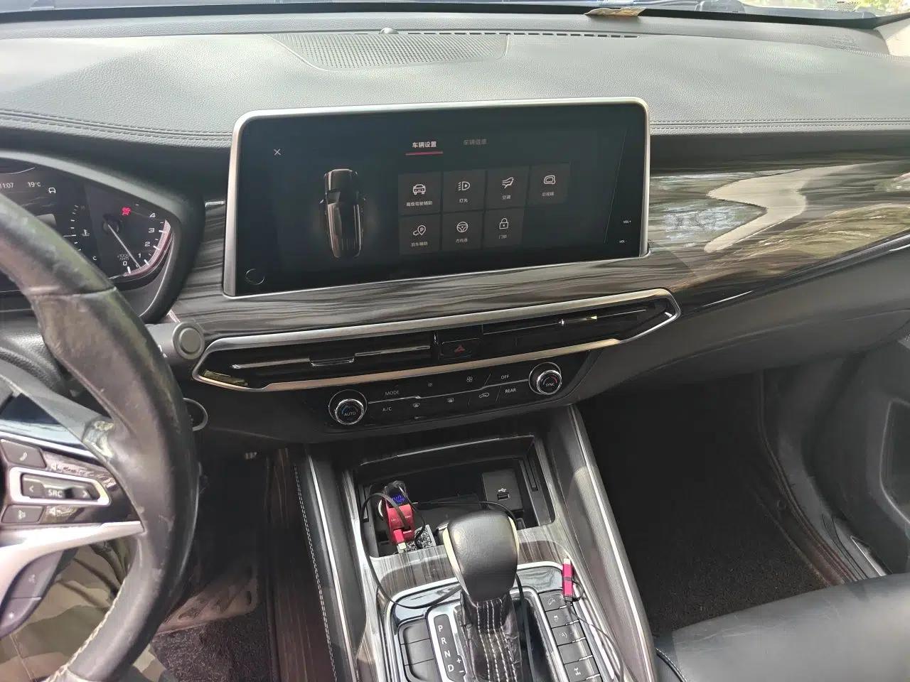 SAIC MAXUS D90  — миниатюра 14