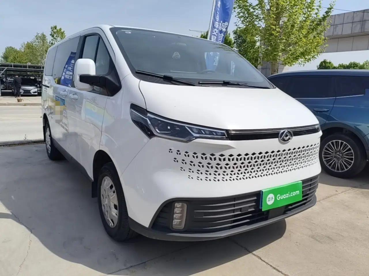 SAIC MAXUS Xintu V70 2023 2.0T Elite Edition Manual Transmission Short Wheelbase Low Roof 5/6 Seats (125 hp) — миниатюра 3