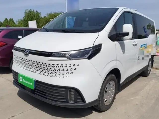 SAIC MAXUS Xintu V70 2023 2.0T Elite Edition Manual Transmission Short Wheelbase Low Roof 5/6 Seats (125 hp)