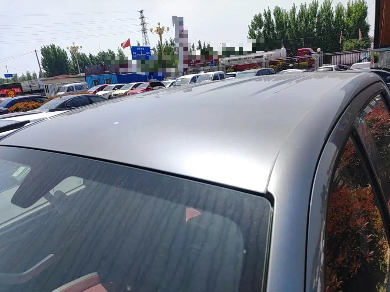 SAIC MAXUS Xingji 2023 Starry L 2.0T Diesel Manual Two-Wheel-Drive Elite Edition Flatbed — миниатюра 11