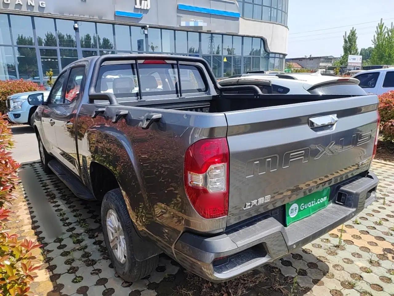 SAIC MAXUS Xingji 2023 Starry L 2.0T Diesel Manual Two-Wheel-Drive Elite Edition Flatbed — миниатюра 4