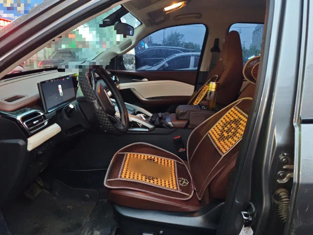 SAIC MAXUS Xingji 2023 Starry H 2.0T Automatic Diesel Dual-Turbo All-Wheel Drive Luxury Edition Long Wheelbase — миниатюра 16