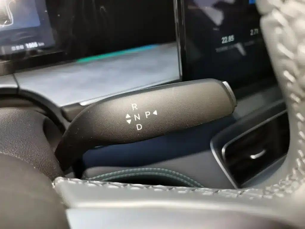 Hiace 07 DM-i 2025 Model 150 Navigator+ Edition — миниатюра 14