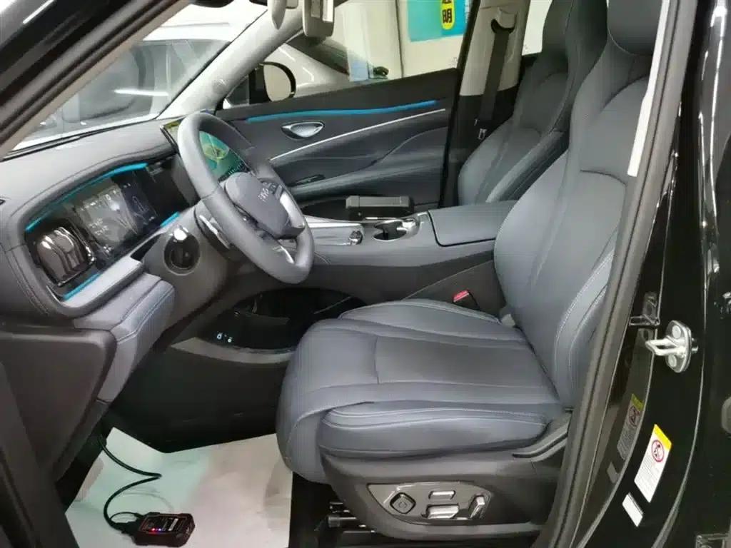 Hiace 07 DM-i 2025 Model 150 Navigator+ Edition — миниатюра 15