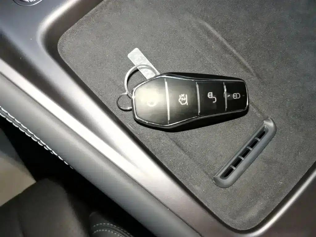 Hiace 07 DM-i 2025 Model 150 Navigator+ Edition — миниатюра 9
