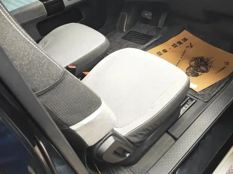 Baojun E300 2020 Plus Interstellar Intelligent Driving Edition — миниатюра 8