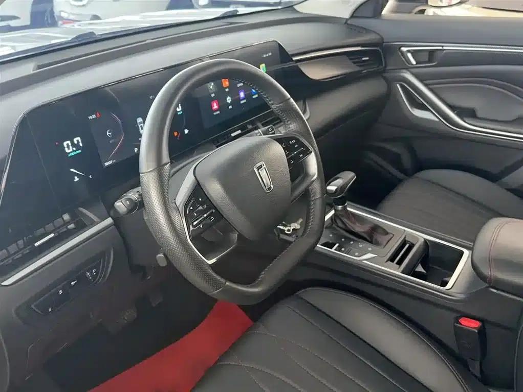 Bestune T55 2023 1.5T Automatic Leap Forward Edition — миниатюра 15