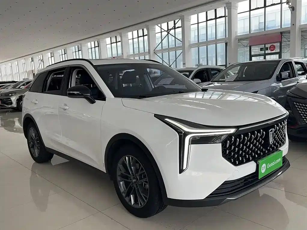 Bestune T55 2023 1.5T Automatic Leap Forward Edition — миниатюра 8