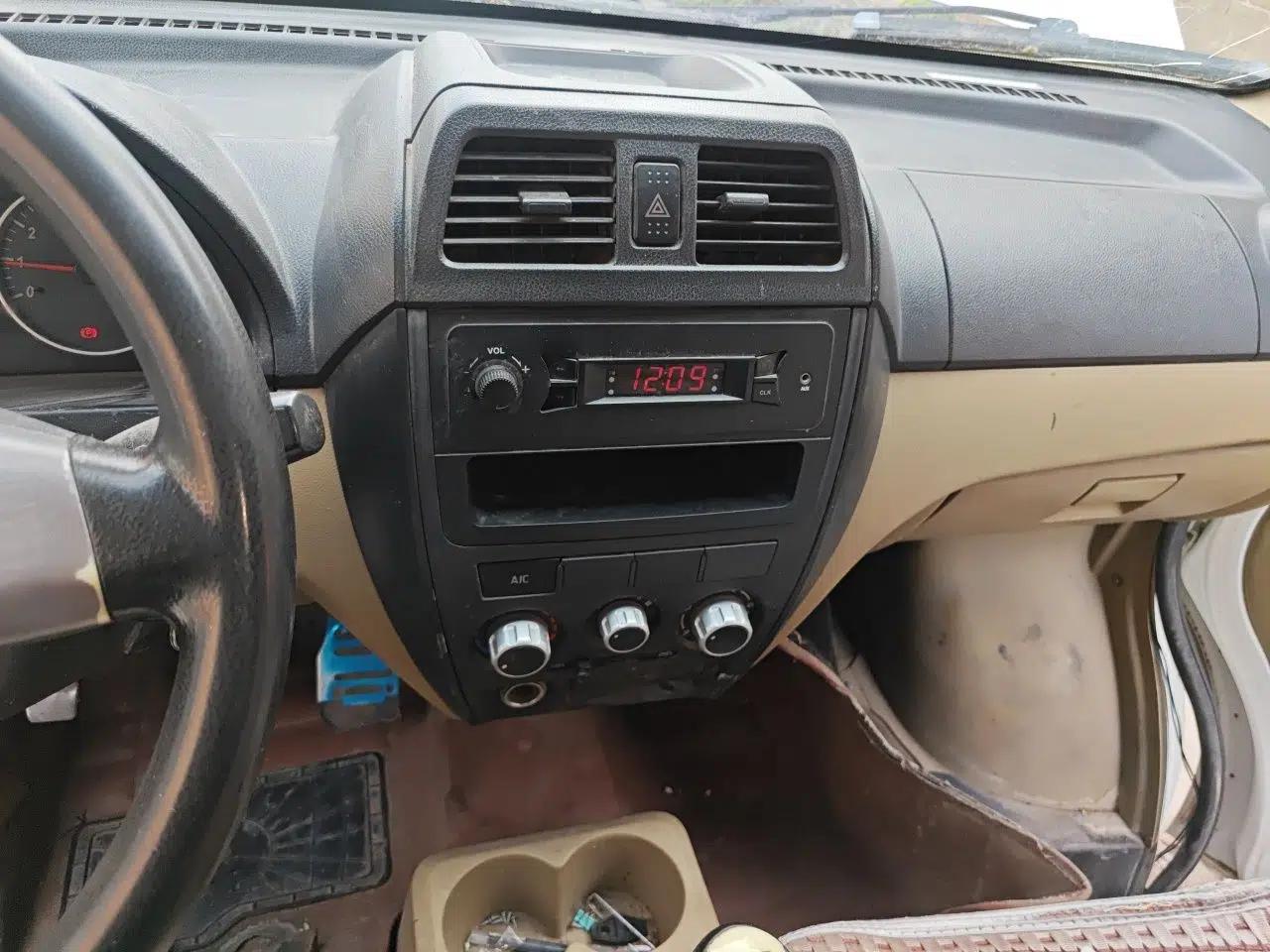 Dongfeng Xiaokang C37 2012 1.4L Entrepreneur II Type DK13-06 — миниатюра 14