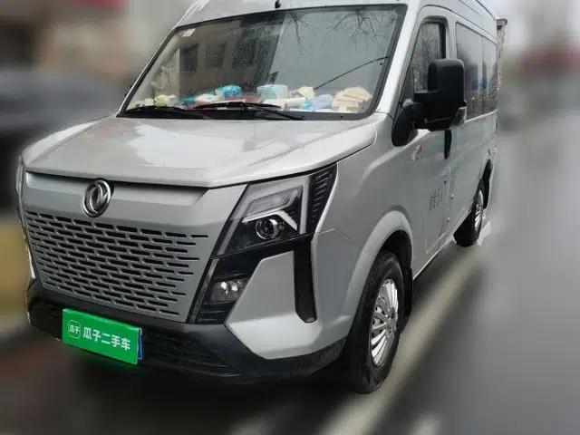 Dongfeng Yufeng 2023 V9+ 2.0T Manual Front-Drive Multi-Function Short-Chassis Mid-Height 5/6-Seater