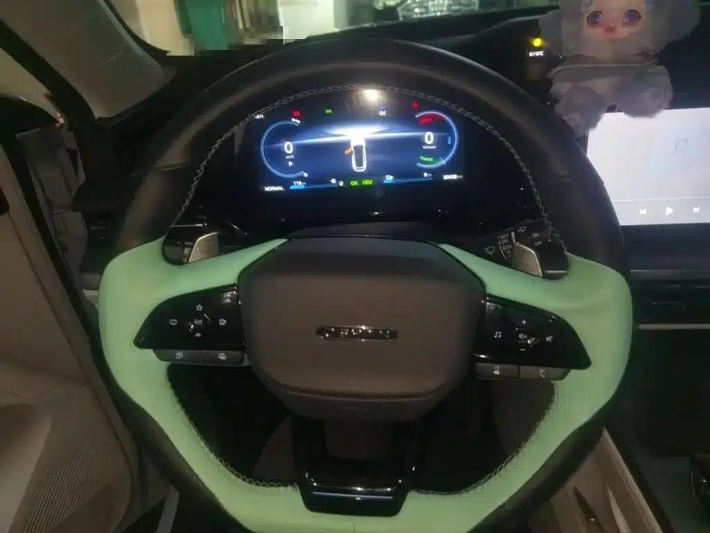 Changan Oushang Z6 New Energy 2022 Blue Whale iDD 150KM Flagship PLUS — миниатюра 3