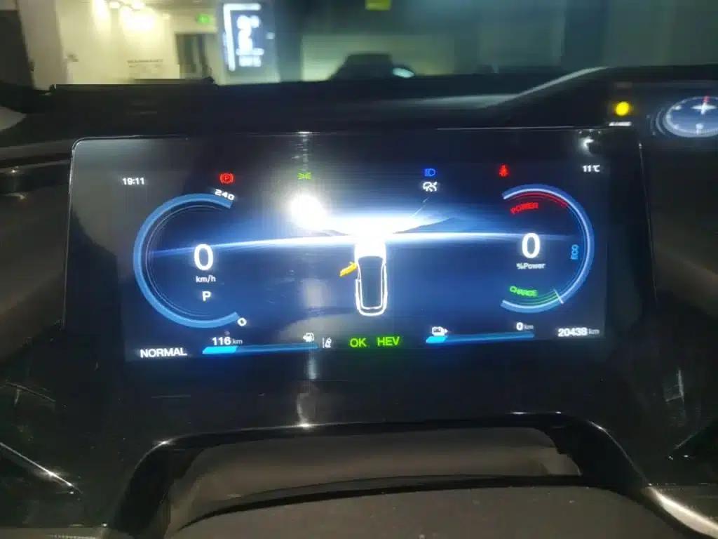 Changan Oushang Z6 New Energy 2022 Blue Whale iDD 150KM Flagship PLUS — миниатюра 4