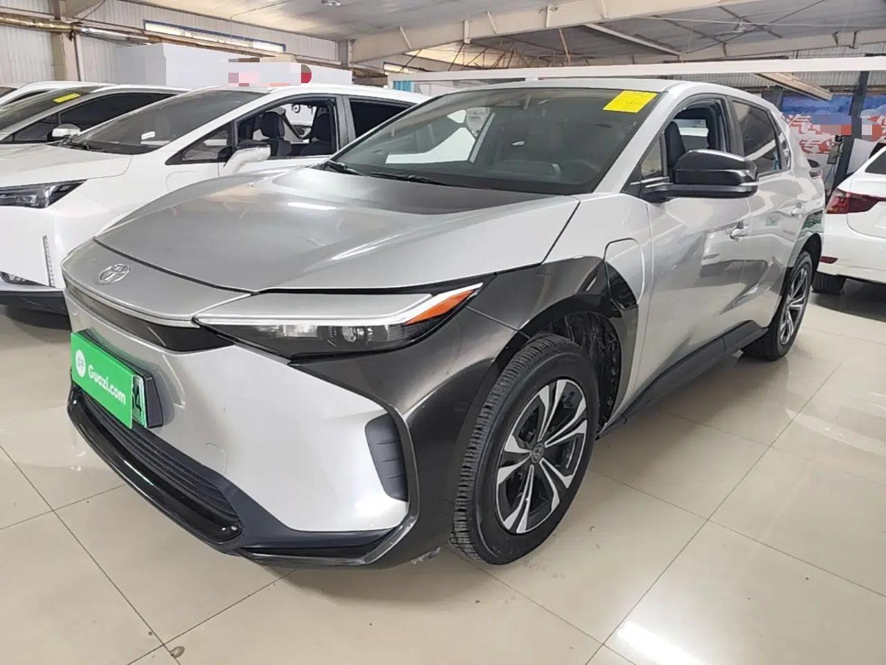 Toyota FAW bZ4X 2022 Two-Wheel-Drive Long-Range JOY Edition — миниатюра 1