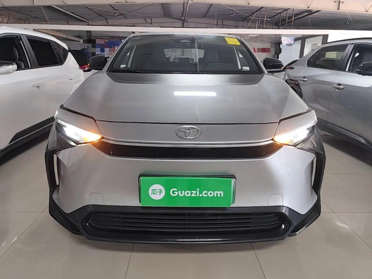 Toyota FAW bZ4X 2022 Two-Wheel-Drive Long-Range JOY Edition — миниатюра 2