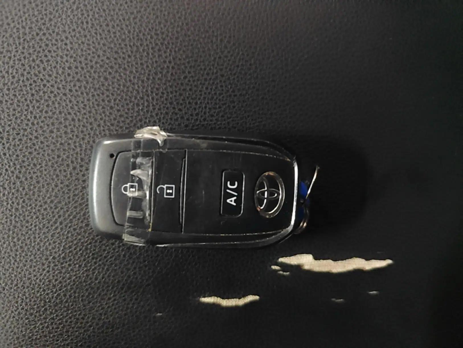 Toyota FAW bZ4X 2022 Two-Wheel-Drive Long-Range JOY Edition — миниатюра 22