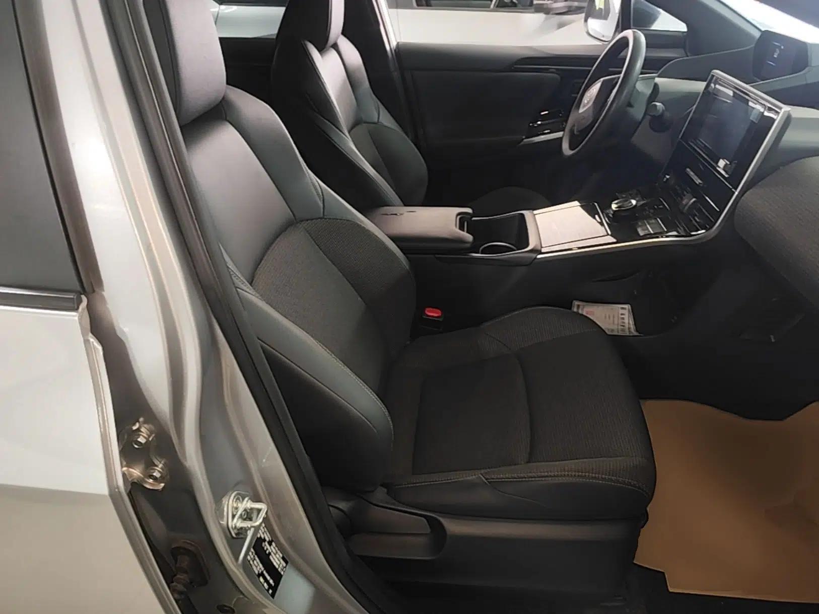 Toyota FAW bZ4X 2022 Two-Wheel-Drive Long-Range JOY Edition — миниатюра 23