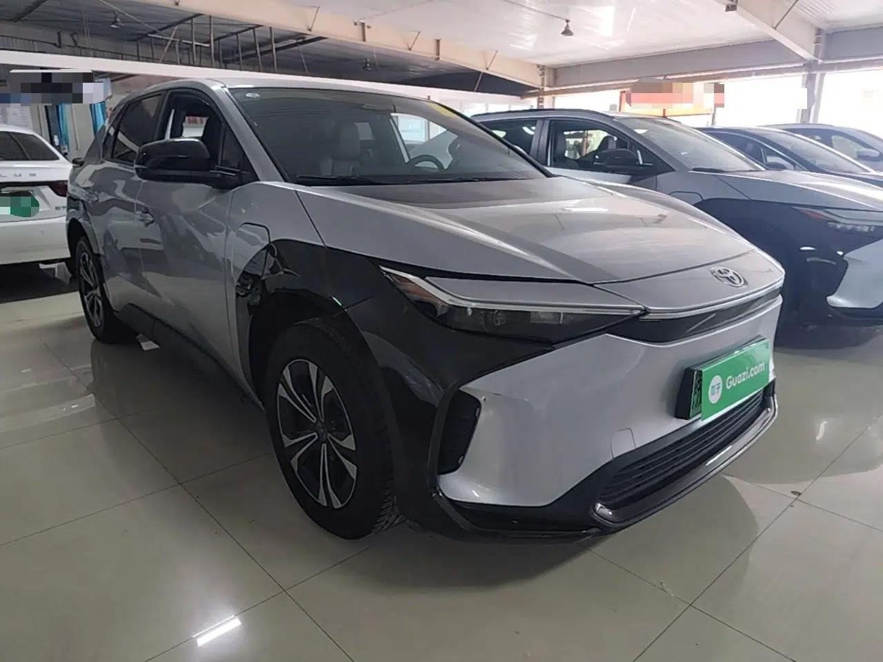 Toyota FAW bZ4X 2022 Two-Wheel-Drive Long-Range JOY Edition — миниатюра 6